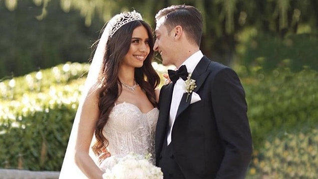 23. Amine Gülşe & Mesut Özil