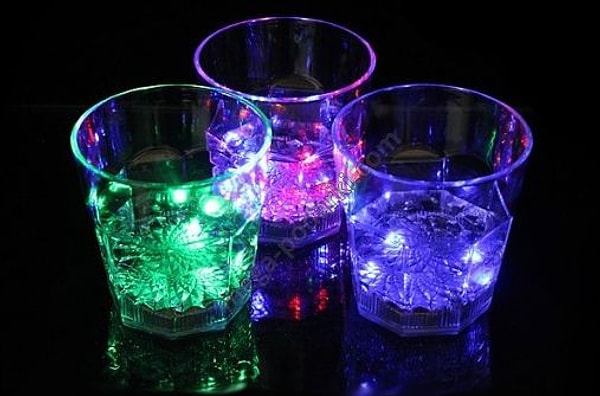 10. Стакан с подсветкой