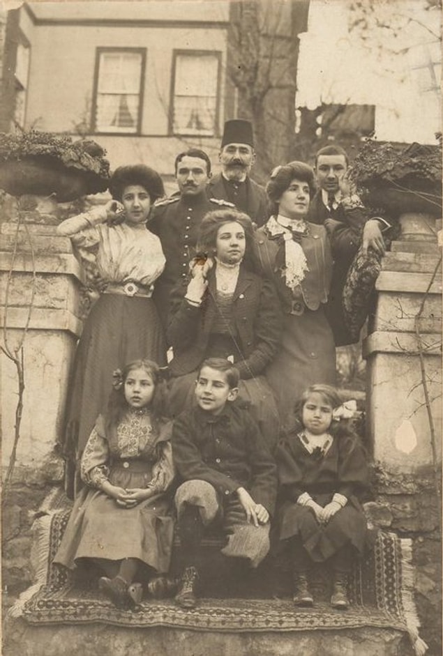 1. Büyükadalı bir aile, İstanbul, 1910.