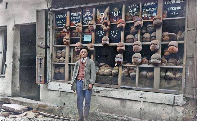 Amerikan fırınının önü, İstanbul, 1922.