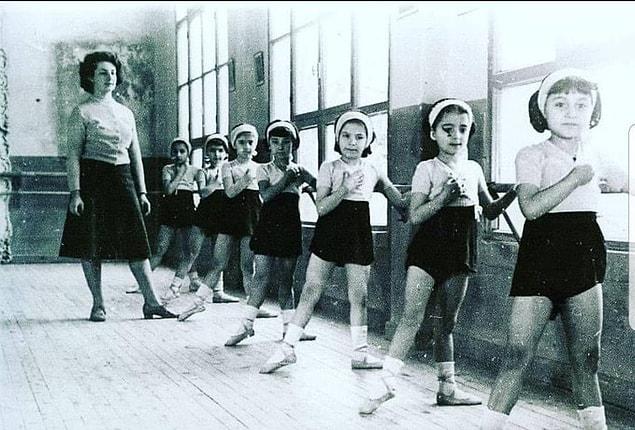 Bale dersi alan öğrenciler, İstanbul, 1948.