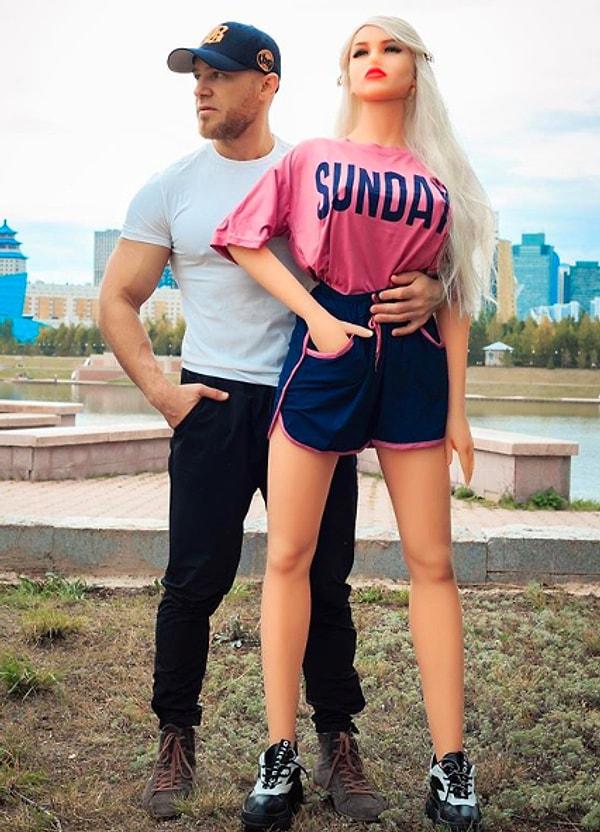 Yuri Tolochko, 'Margo' isimli şişme kadınla 8 aydır birlikte, Instagram hesabına baktığınızda da normal çiftlerden hiçbir farkları olmadığını görebilirsiniz.