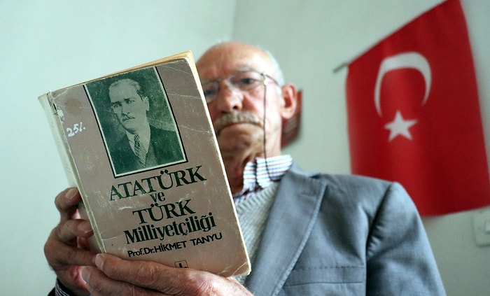 60 Yıldır Okuma Tutkusundan Vazgeçmeyen Kitap Kurdu Abdullah Amca ile Tanışın