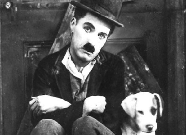 5. Belli aralıklarla hatırlatılan bilgiyi tazeleyelim istedik...Charlie Chaplin, kendine benzeyenler yarışmasına gizlice katılarak yarışmayı kaybetmiştir.
