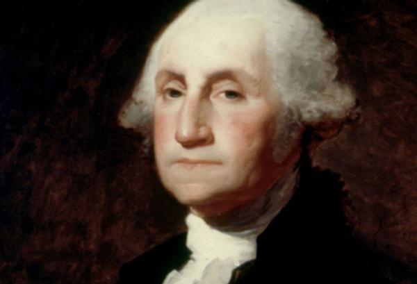 11. George Washington çıplak elle ceviz kırabiliyordu ve günlük hayatta peruk takıyordu.