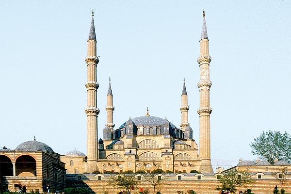 9- Mimar Sinan’ın eseri olan Selimiye Camisi hangi ilimizdedir?
