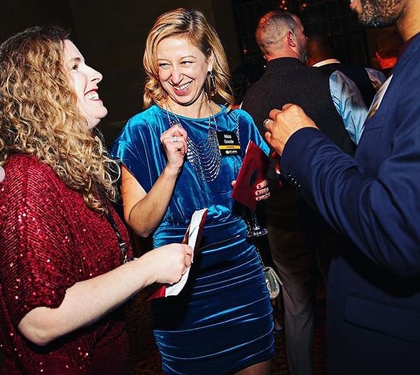 Таким образом, щедрые владельцы компании решили отблагодарить свою команду за перевыполнение плана.