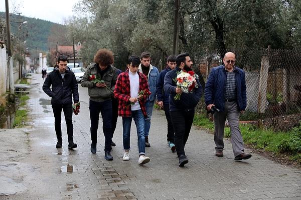 Sınıf arkadaşları daha sonra baba Mustafa Cankel, dede Selahattin Cankel (78) ve Güleda Cankel'in çok sevdiği köpeği "Lisa" ile Ortaköy Mezarlığı'ndaki mezarının bulunduğu kabristanlığa gitti.