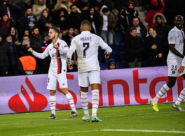 35.dakikada PSG bu kez Sarabia ile golü buldu ve skoru 2-0 yaptı.