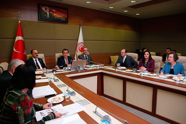 "Yüksekten düşme ve yüksekten atlama farklı; trafik kazası olabilir"
