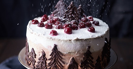 Vişne ve Çikolatanın Enfes Uyumu: Karaorman Pastası! Karaorman Pastası Nasıl Yapılır?