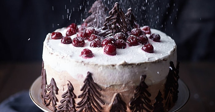 Vişne ve Çikolatanın Enfes Uyumu: Karaorman Pastası! Karaorman Pastası Nasıl Yapılır?