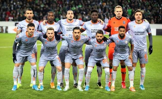 İkinci yarıda Alman ekibine sahayı dar eden Okan Buruk'un öğrencileri, Mönchengladbach kalesini abluka altına aldı.