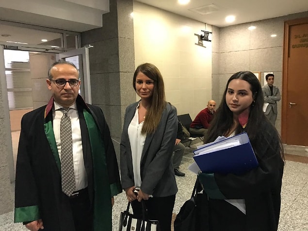 Mahkeme, tanıkların dinlenmesi için duruşmayı erteledi. Yani şu an için bir sonuç yok ama sular pek durulmamış anlaşılan.