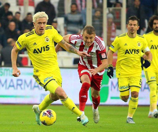 Süper Lig'de 15. haftanın en önemli maçında Sivasspor ile Fenerbahçe karşı karşıya geldi.