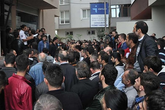 Mevsim etkisinden arındırılmış istihdam oranı %45,6, işsizlik oranı %13,9 oldu