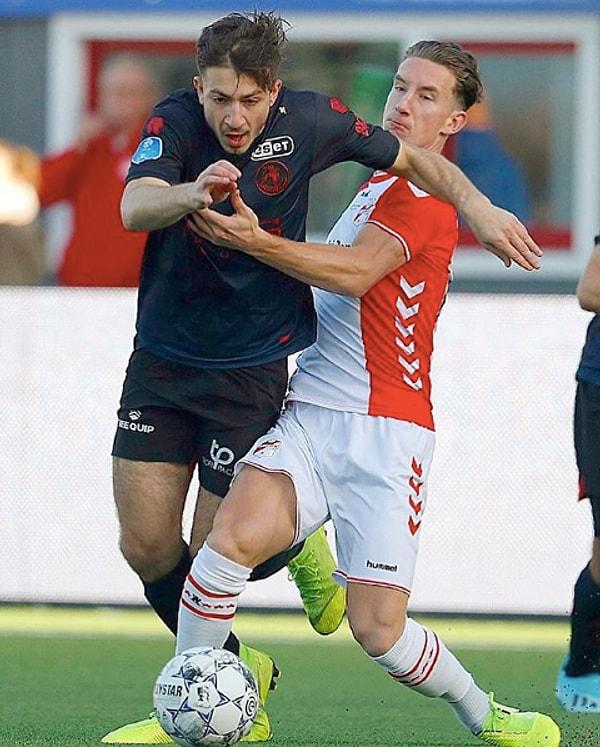 Sparta Rotterdam'ın, deplasmanda FC Emmen'e 2-0 yenildiği maçta Ümit Milli futbolcumuz Halil İbrahim Dervişoğlu 90 dakika görev yaptı.