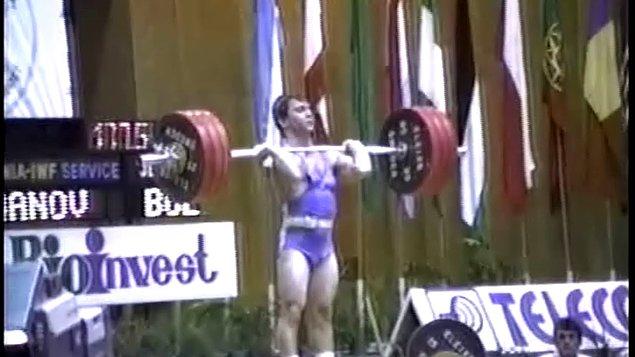1987 - Uluslararası Cumhuriyet Halter Turnuvası'nda Naim Süleymanoğlu, ilk kez millî mayoyu giydi. 60 kiloda koparma (150 kg), silkme (188,5 kg) ve toplamda (337,5 kg) kendisine ait Dünya rekorlarını yeniledi.