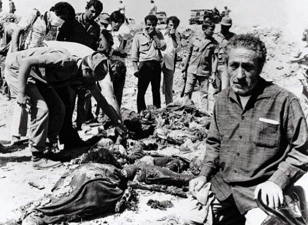 1963 - Kanlı Noel: Kıbrıslı Türklere karşı silahlı saldırılar başlatıldı.