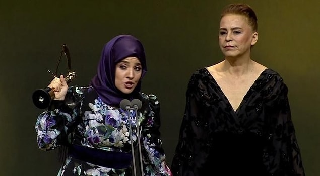 Bu arada söylemeden geçmeyelim, dizinin senaristleri Sen Anlat Karadeniz'in şiddet sahneleriyle çok büyük tepki toplayan Ayşe Ferda Eryılmaz ve Nehir Erdem.
