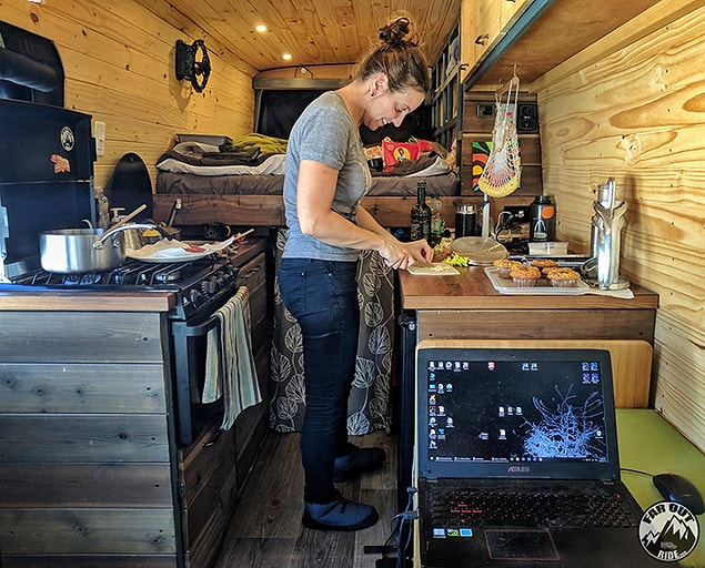 Isabelle ve Antonie, hayallerindeki karavan evi tasarlarken her şeyiyle kendileri ilgilenmişler.