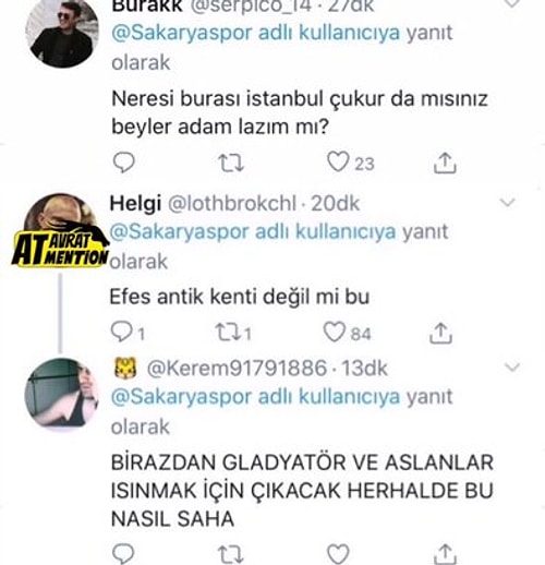 Yıl 2019, futbol oynanan zemine bakın! 😆