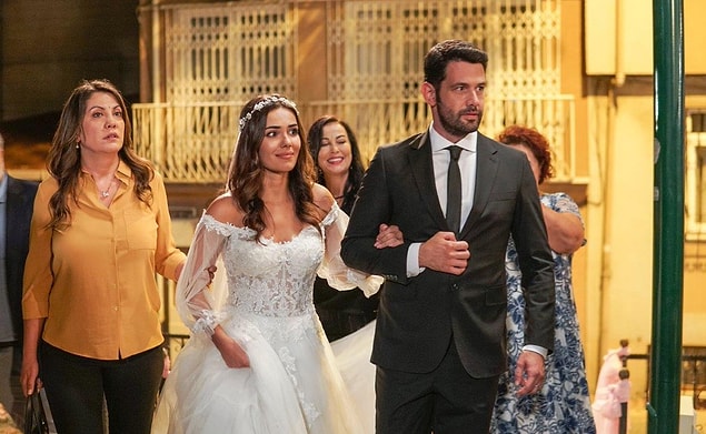 'Kimse Bilmez' ATV'nin en az reyting alan dizisiydi. Bu dizi de yaz dizileri mezarlığına gömülecek. Final tarihi şimdilik 5 Ocak olarak biliniyor.