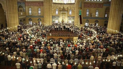 Diyanet Camilerdeki Oturakları Yasaklıyor: 'Başka Dinlerin İbadethanelerini Hatırlatıyor'
