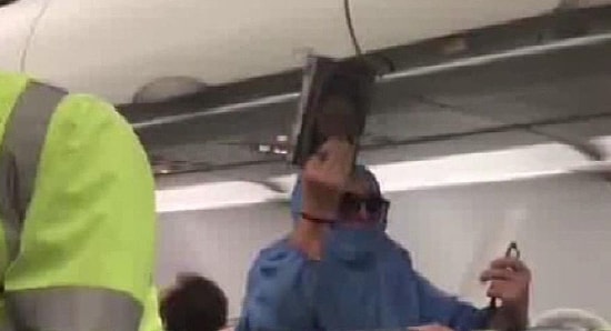'FETÖ'cüyüm ve Uçağı Patlatacağım' Diye Bağıran Yolcu Tutuklandı