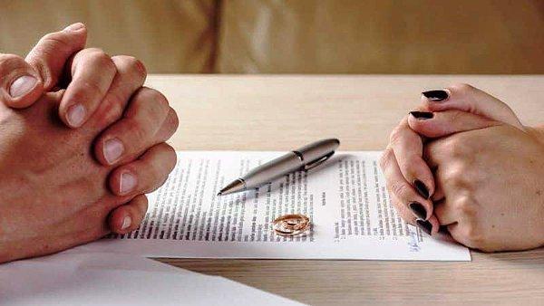 Sizce evlilik sözleşmesi yapılmalı mı? Sevgiliniz böyle bir sözleşme yapmak isterse ne tepki verirdiniz?