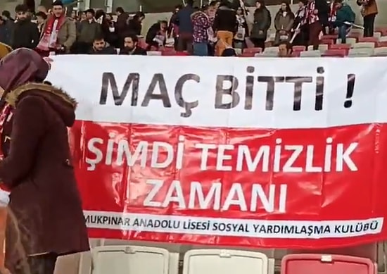 Maç Bitti Şimdi Temizlik Zamanı: Sivasspor Taraftarları Maç Sonu Statta Temizlik Yaptı!