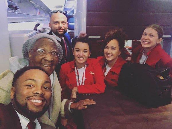 Yolculuğun ardından, Virgin Atlantic'te kabin memuru olan Leah May, bu güzel hikayeyi ve fotoğrafları Facebook üzerinde paylaştı.