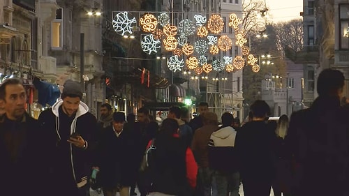 Yılbaşında İstiklal Caddesi'ne Pompa ile Gül Kokusu Sıkılacak