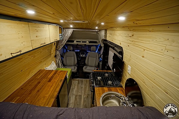 «Трудно сказать точно, но я думаю, что это займет около 1000 часов. Ведь мы никогда ничего не делали с нуля. Поэтому необходимо учитывать учебный процесс».