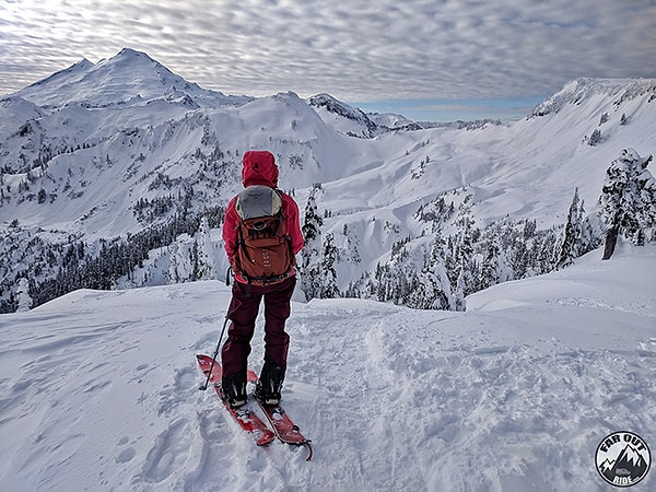 «Мы едим, занимаемся спортом, можем выпить пива на улице, если хотим, мы можем купить спортивное оборудование. Наши ежемесячные расходы составляют 1200 долларов на человека».
