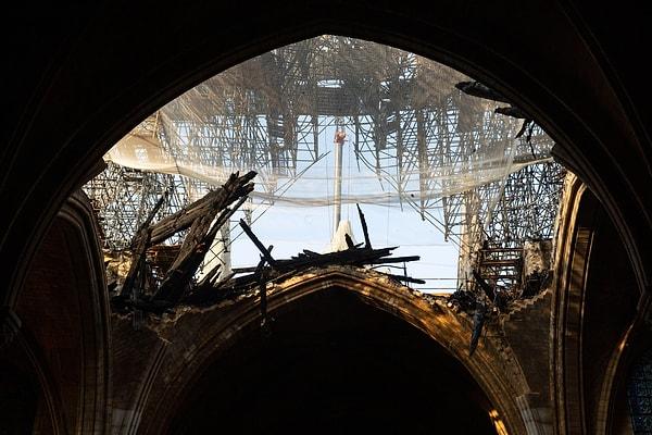 16. Nisan ayında Notre Dame Katedrali'nde çıkan yangın sonrasında oluşan hasara bir bakış...