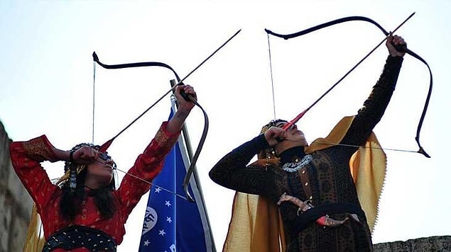 Bu haftanın gündemi oldukça gurur verici... Bilim ve Kültür Örgütü (UNESCO) listesine Geleneksel Türk Okçuluğu girdi.