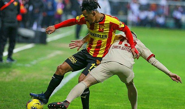 Süper Lig'in 16. haftasında Göztepe ile Galatasaray Bornova Aziz Kocaoğlu Stadı'nda karşı karşıya geldi.