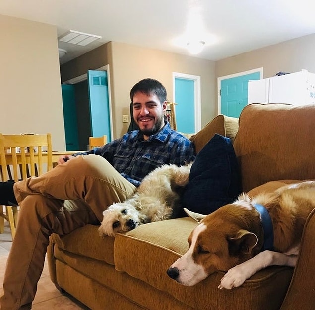 17. “Sadece bir ev aldım. Yıllarca bahçesiz bir evde yaşadıktan sonra, köpeklerin artık kendileri için bir alanları var. Onlar için iyi şeyler yapmak harika hissettiriyor.”