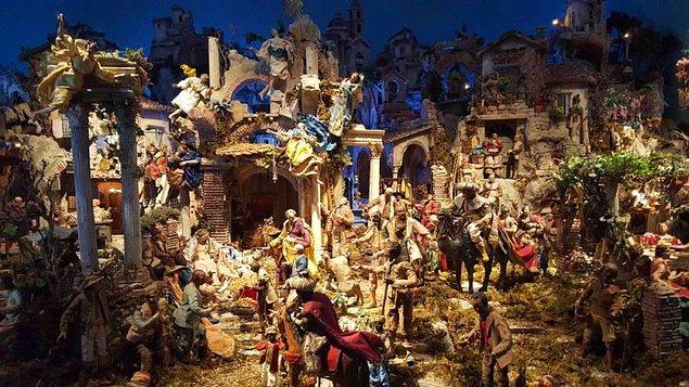 336 - İlk Noel kutlaması, Roma'da yapıldı.