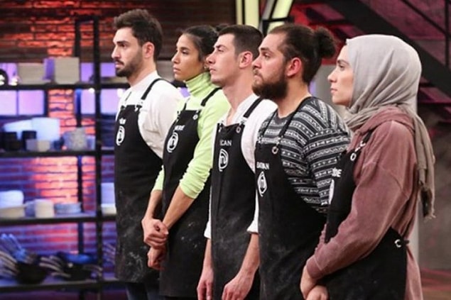 Özellikle son haftalarda favorilerden görülen yarışmacıların elenmesi, programda torpil var iddialarını yalanlar nitelikteydi.