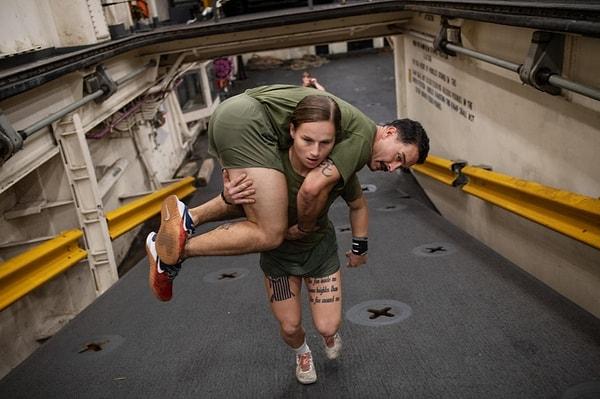 8. ABD Donanması'nda eğitim, Lynsey Addario imzalı fotoğraf.