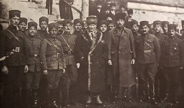 Belgeler Vahdettin'in Atatürk'ü ve milli mücadeleyi desteklediğini yalanlıyor.