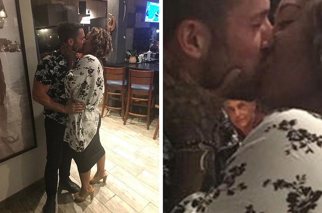 *Çift olan arkadaşlarımla dışarı çıkmışımdır*