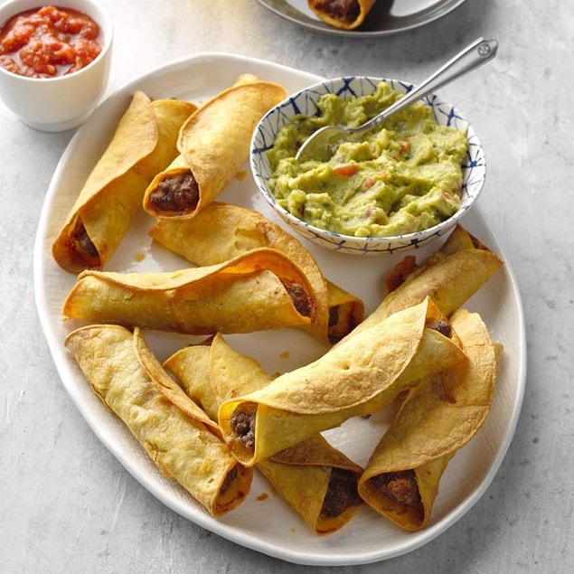 Köfteli Tortilla Çubukları yapmak için gerekli malzemeler: