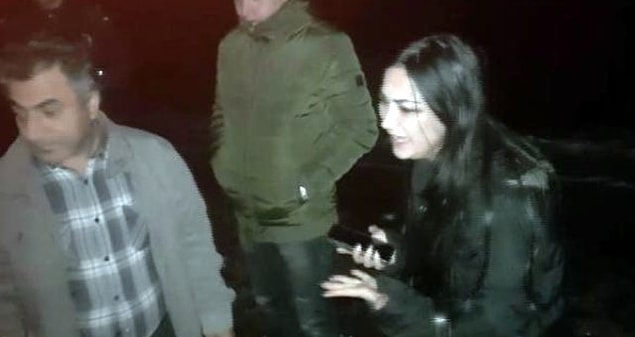 Köpeğinin öldüğünü gören sahibi ise sinir krizi geçirdi