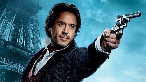 14. Robert Downey Jr., Sherlock Holmes 4'te ünlü karakteri canlandırmaya devam edecek.
