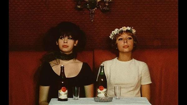 6. Daisies (Věra Chytilová, 1966) - IMDb 7,4