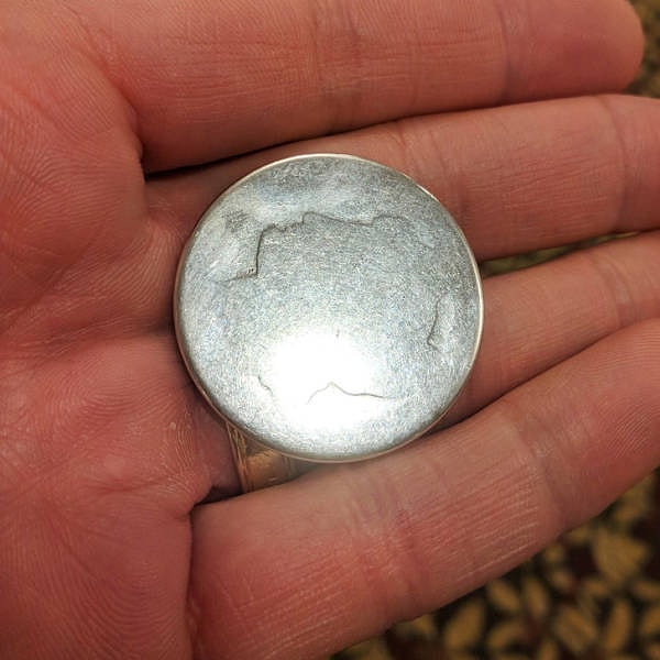 12. «Мой отец носил это в своем кармане каждый день на протяжении более 60 лет».