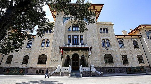 Ankara Valiliği, bugün kentte ormanlık alanlara girişin 30 Eyül'e kadar yasaklandığını duyurdu.